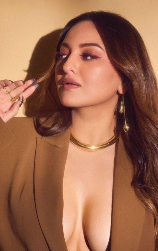 Sonakshi Sinha 127